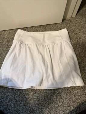 Athleta Salutation Stash 14-1/2” Skort
